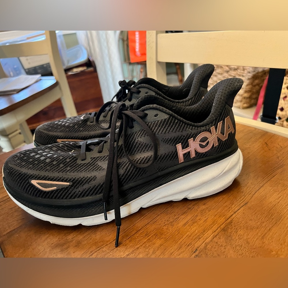 Hoka clifton 9 in size 12 (woman)